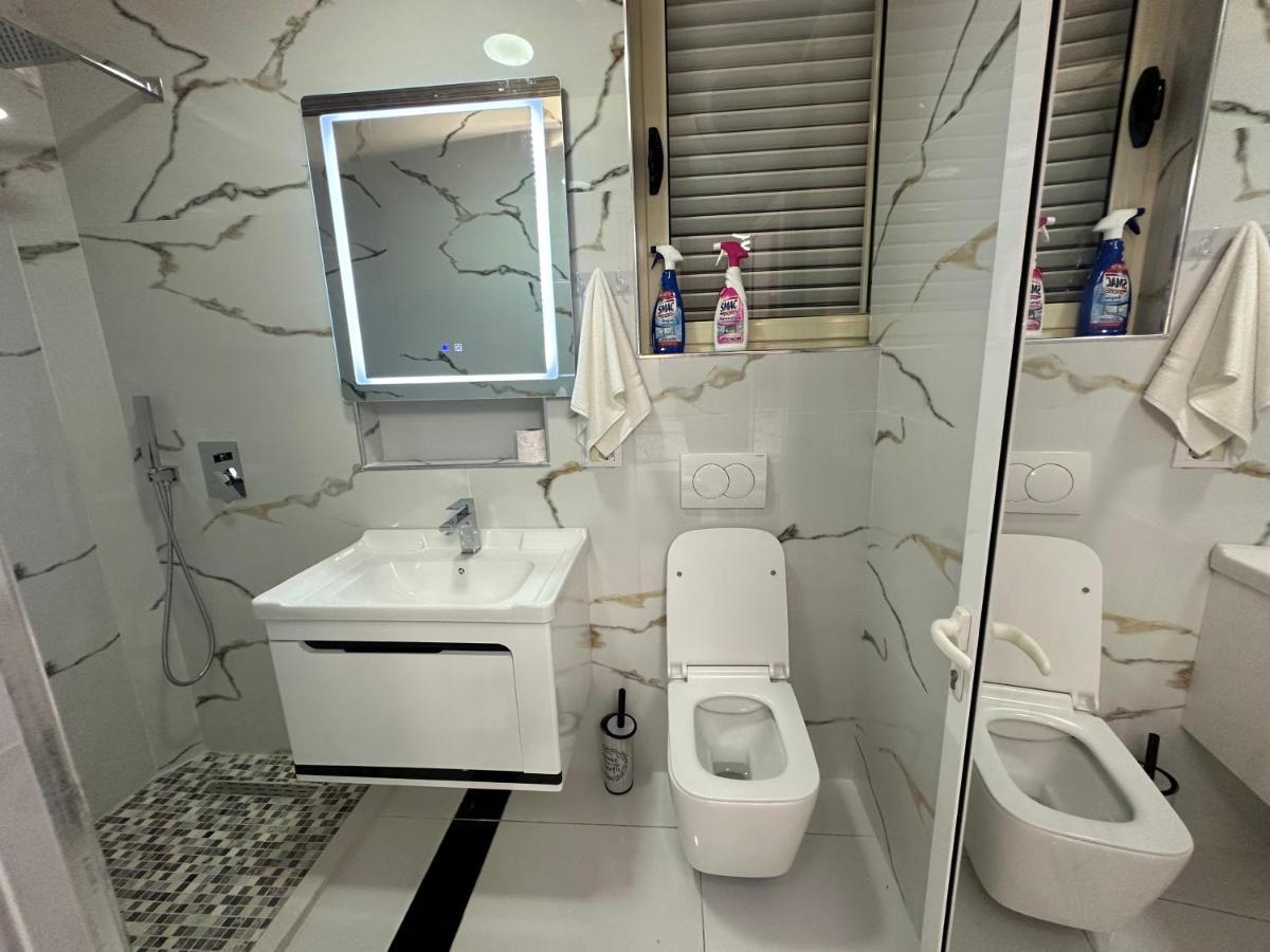 Esto'S Apartament Near Tirana Airport 1 - Self Checkin -Netflix - Free Parking Valjiosi Buitenkant foto