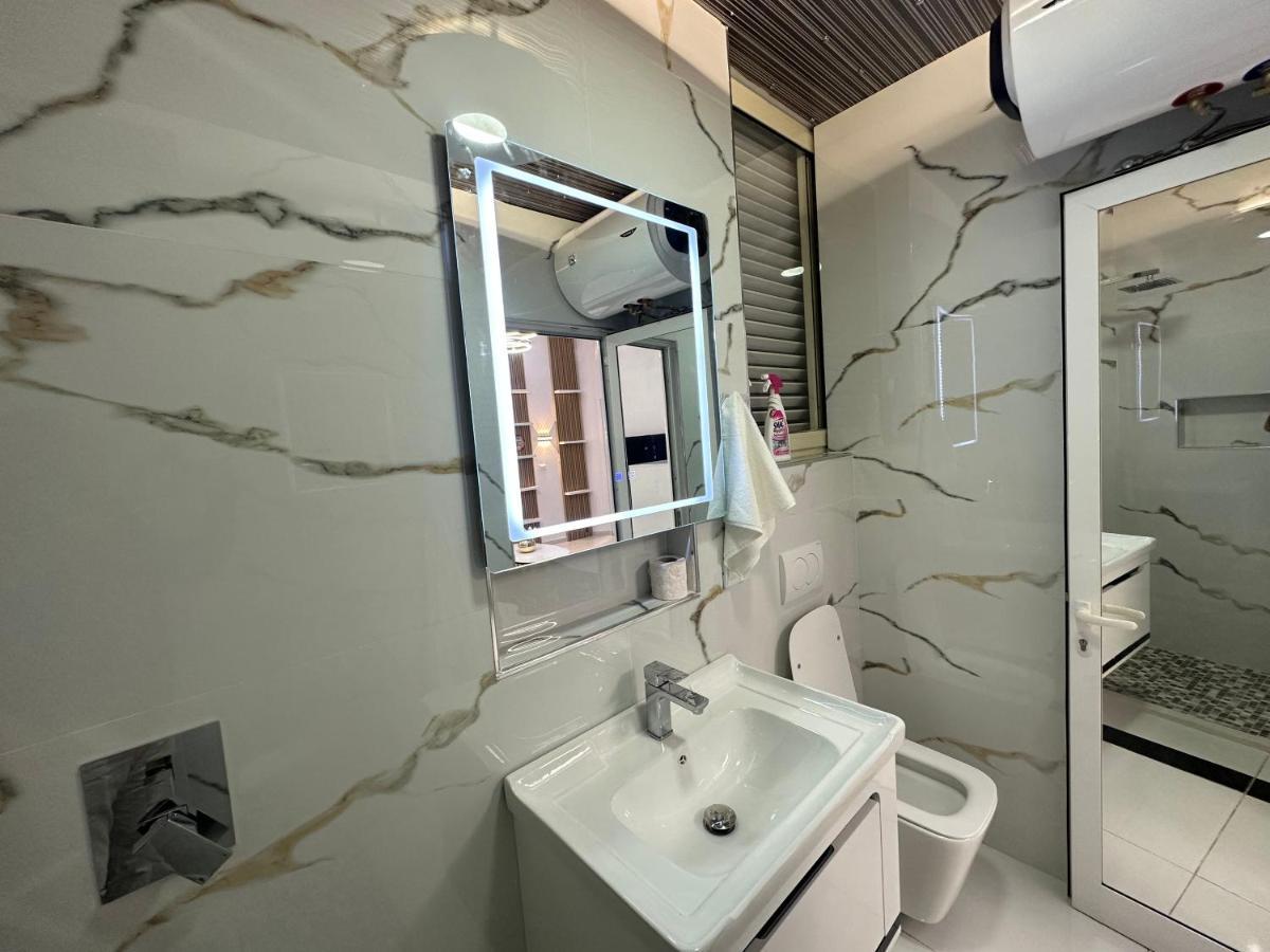 Esto'S Apartament Near Tirana Airport 1 - Self Checkin -Netflix - Free Parking Valjiosi Buitenkant foto